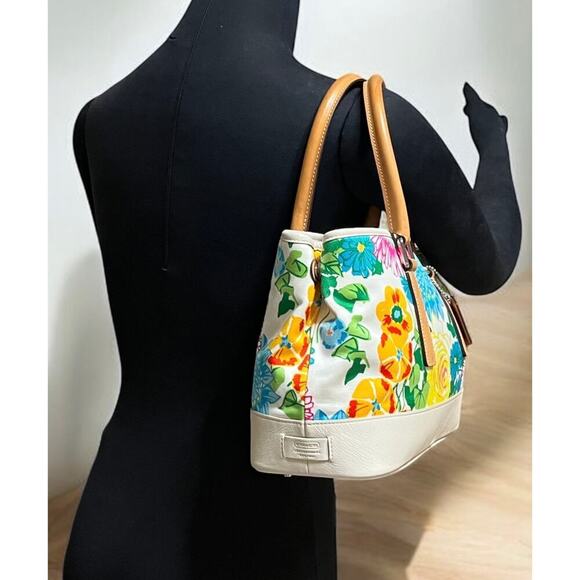 Vintage Coach 7746 Hamptons Floral Carryall & Hamptons 7734 Leather Wristlet - Picture 11 of 14